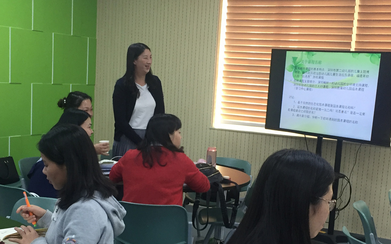 学员们在与老师互动 (6).JPG