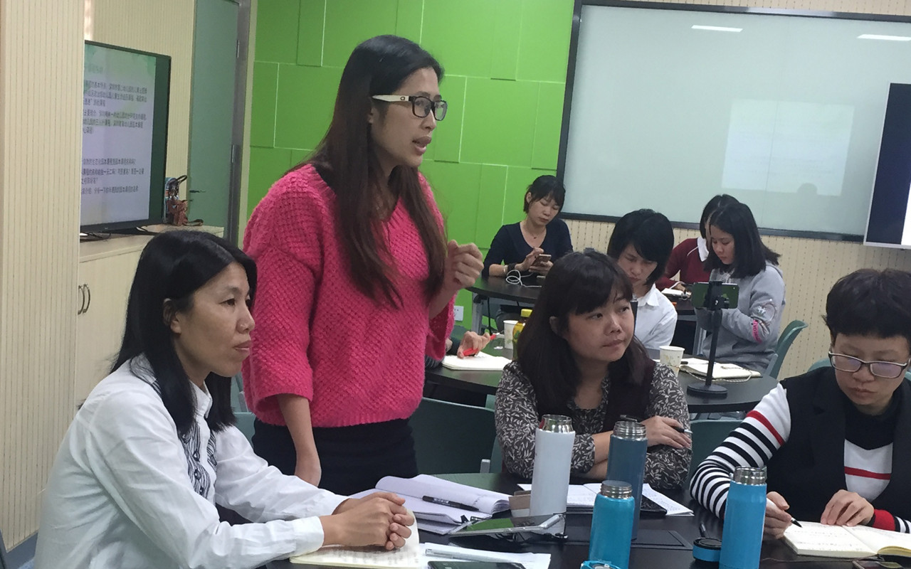 学员们在与老师互动 (5).JPG