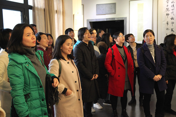 34.学员参观翔宇场馆.jpg