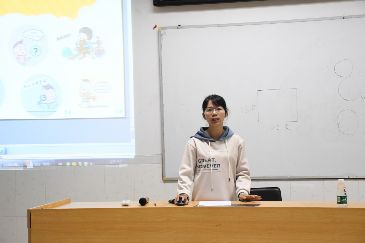 6.学员吴慧君进行说课.jpg