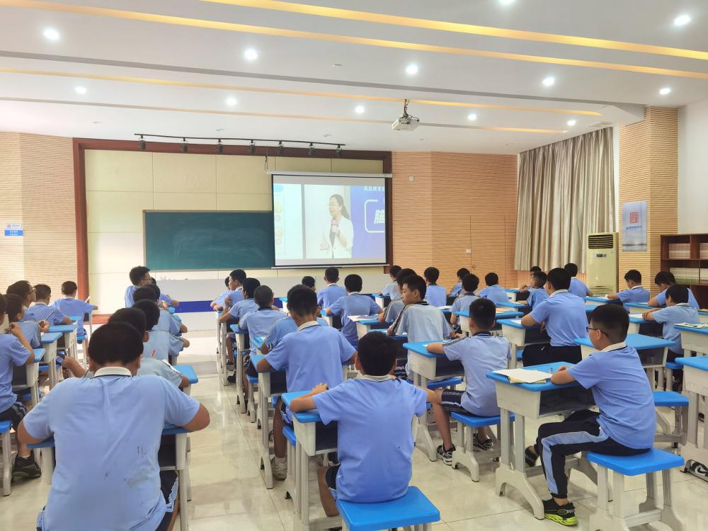 图12:寮步镇石龙坑小学组织观看照_v1.jpg