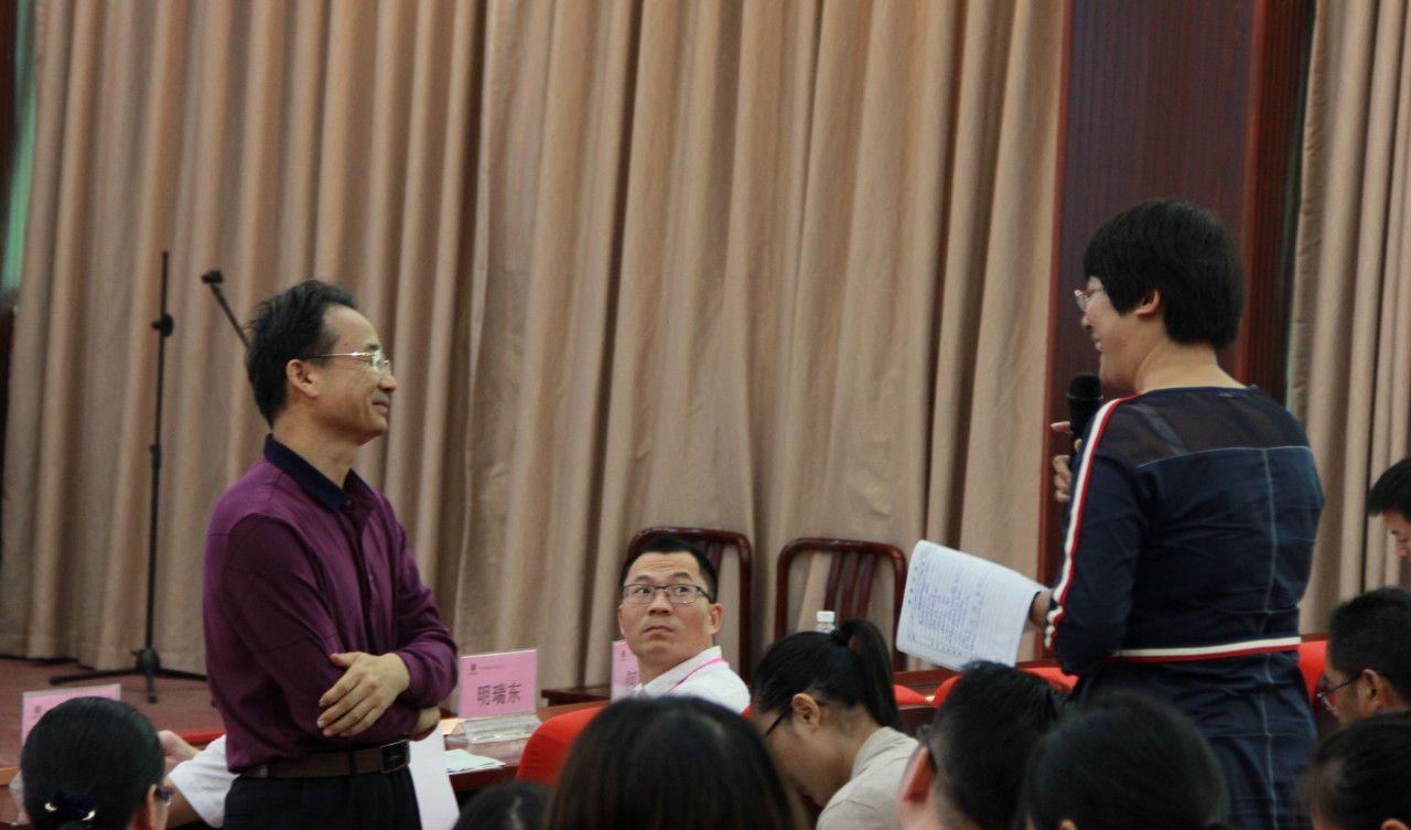 09 各抒己见,交流研讨.JPG