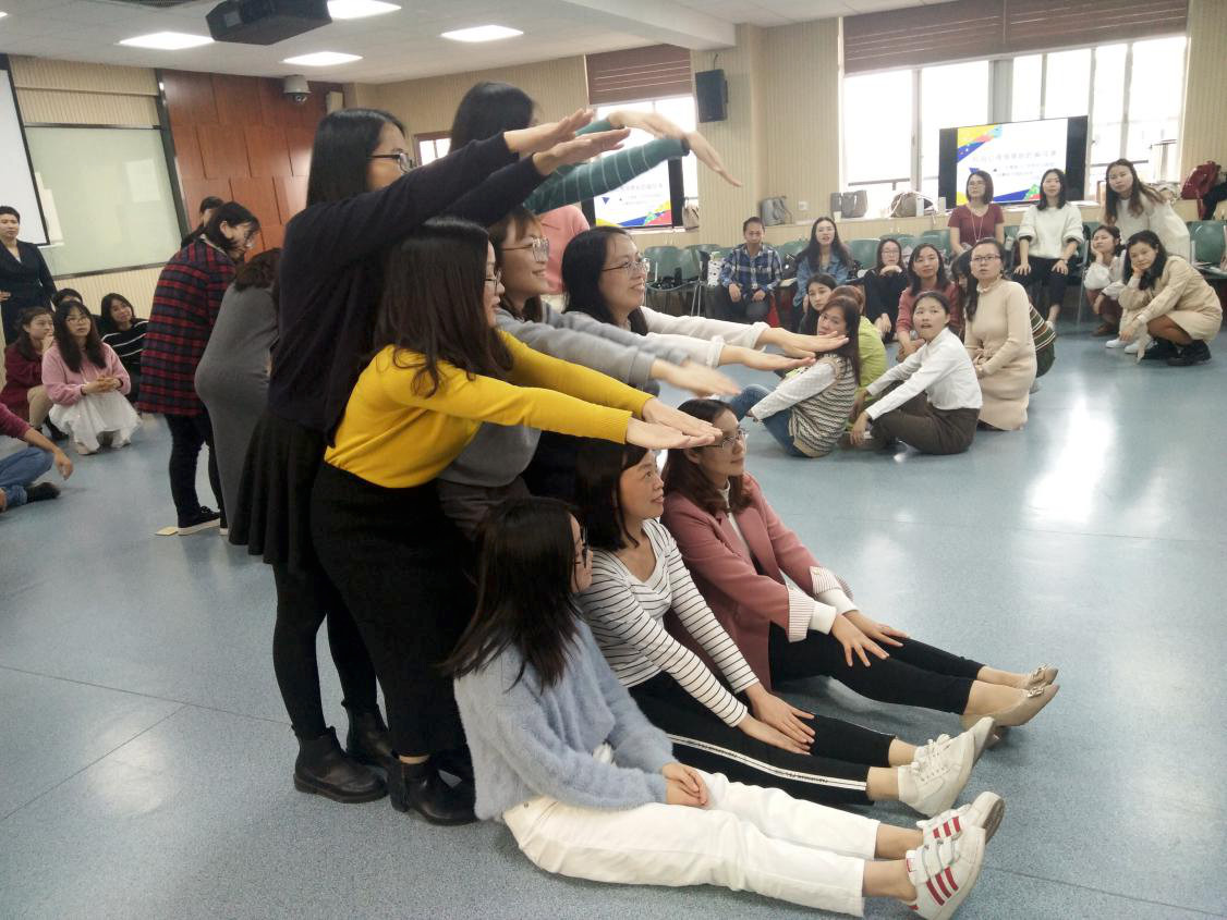 图2:团体塑像.jpg