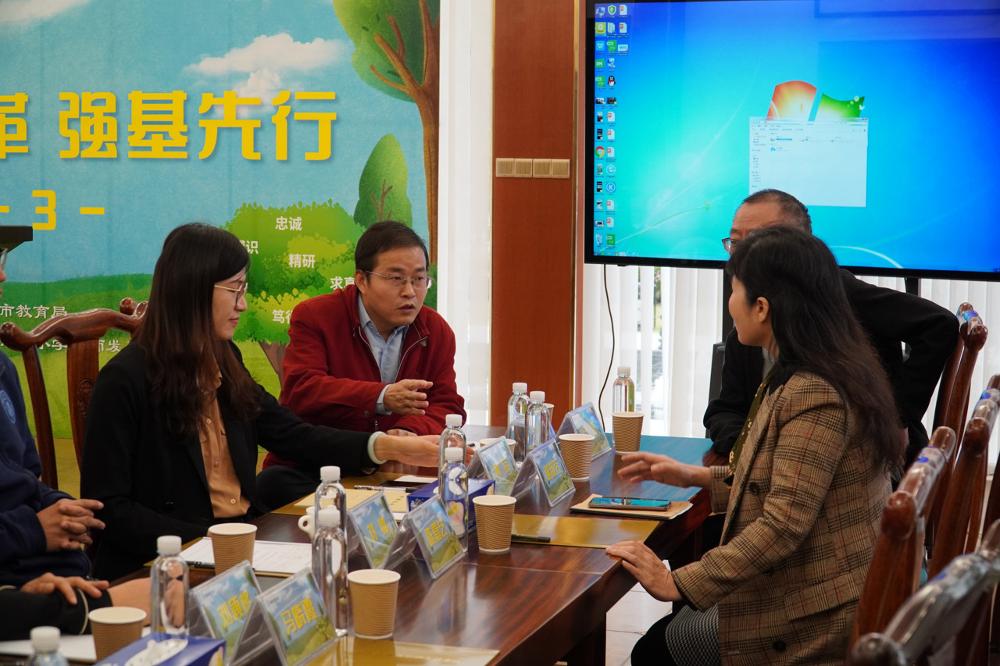 图6:热烈讨论.JPG